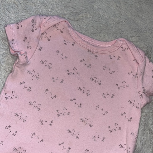 (3 for $10) rococo cat bodysuit ๐ - Picture 2 of 4